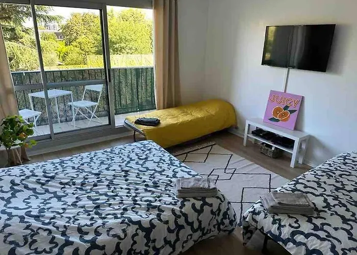 Idéal familles ou pros studio 4 pers à Talence, proche tram et Bordeaux centre Apartamento Talence