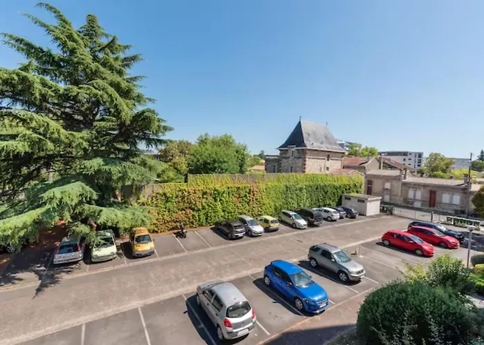 Idéal familles ou pros studio 4 pers à Talence, proche tram et Bordeaux centre Apartamento